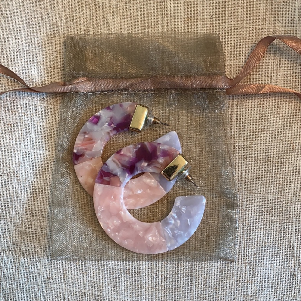Trendy Earrings✨